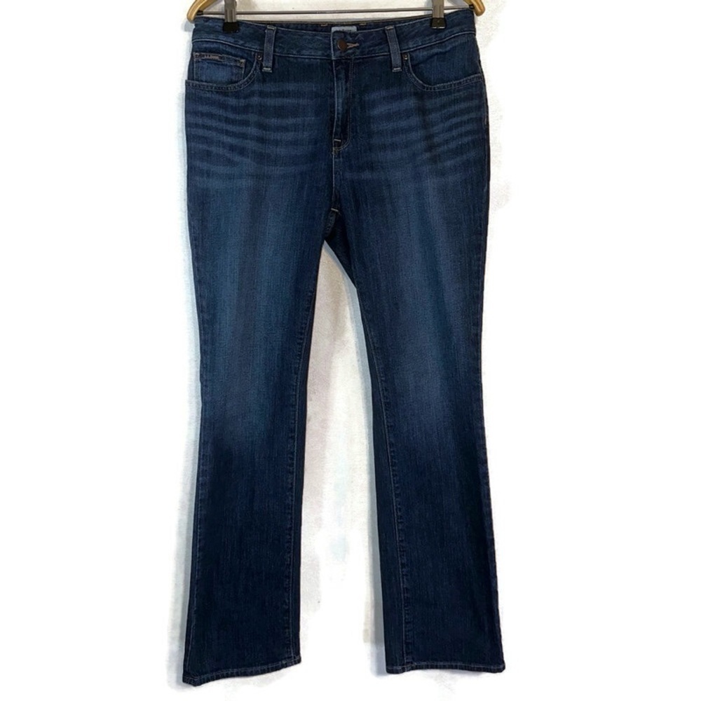 L.L.Bean Favorite Fit Straight Leg Distressed Jeans Women's Size 8 Reg Med‎ Blue